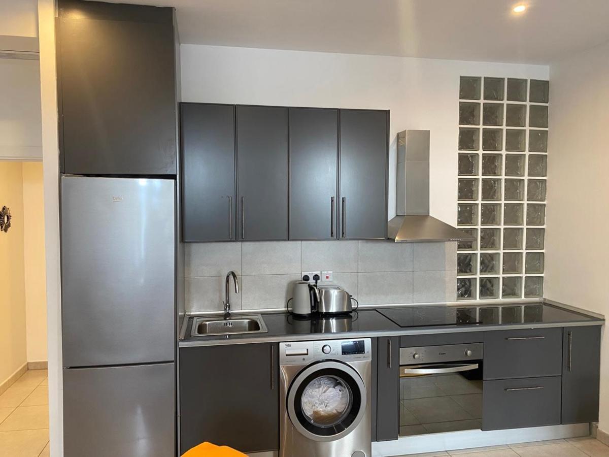 Ferienwohnung 2Br In The Zoko Contemporary And Convenient Gibraltar Exterior foto