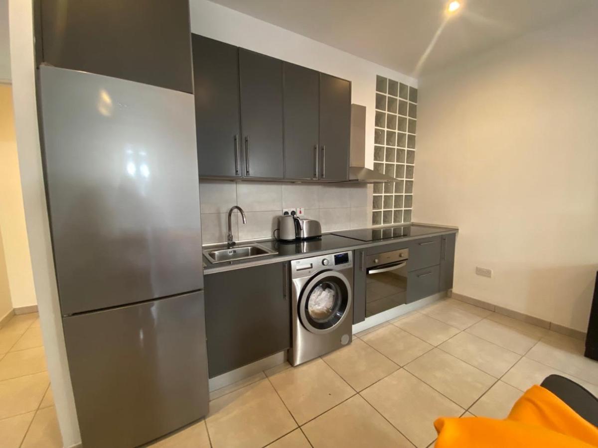 Ferienwohnung 2Br In The Zoko Contemporary And Convenient Gibraltar Exterior foto