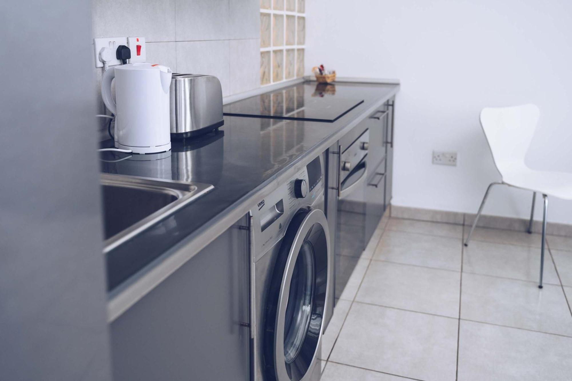 Ferienwohnung 2Br In The Zoko Contemporary And Convenient Gibraltar Exterior foto
