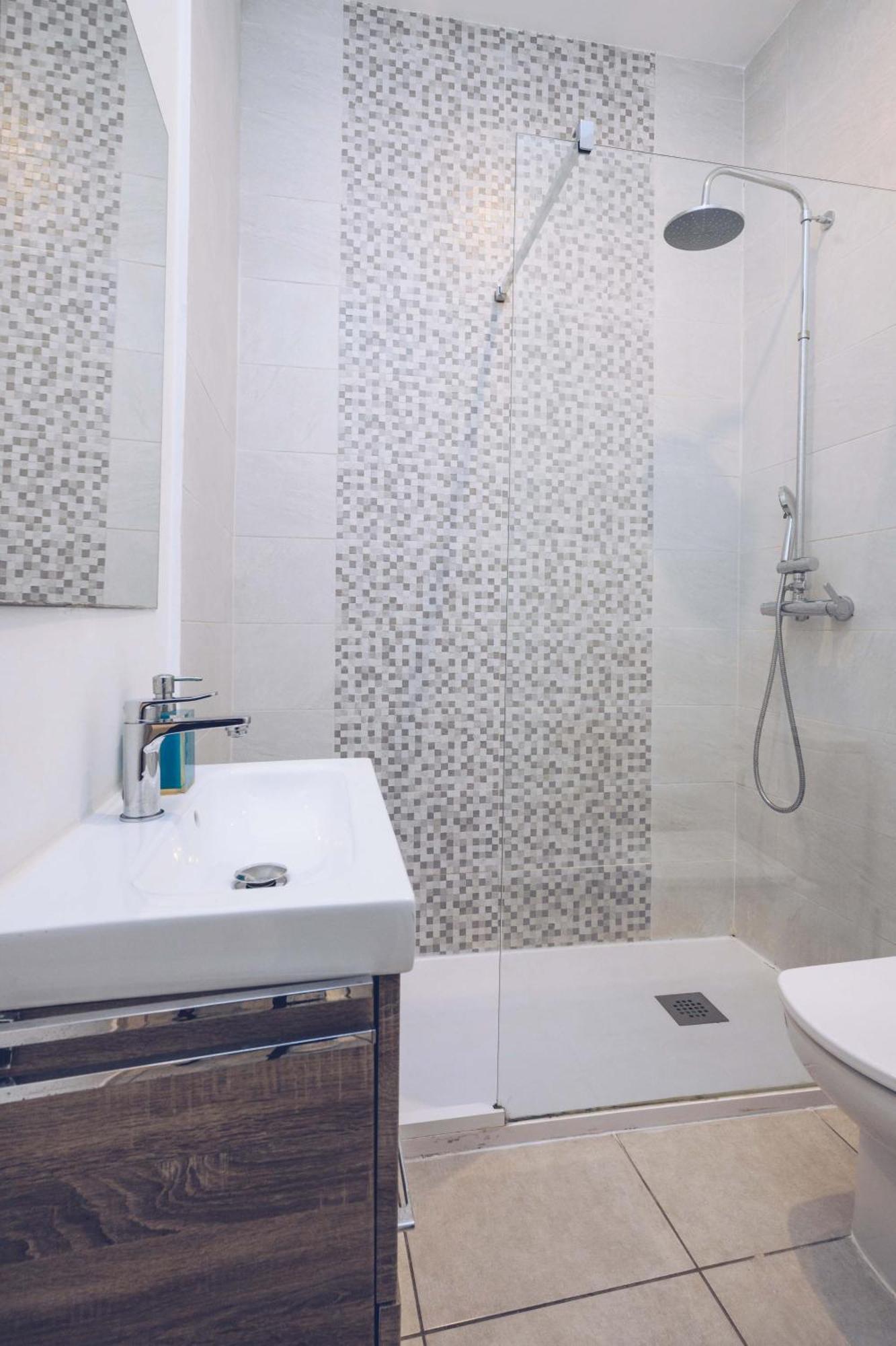 Ferienwohnung 2Br In The Zoko Contemporary And Convenient Gibraltar Exterior foto